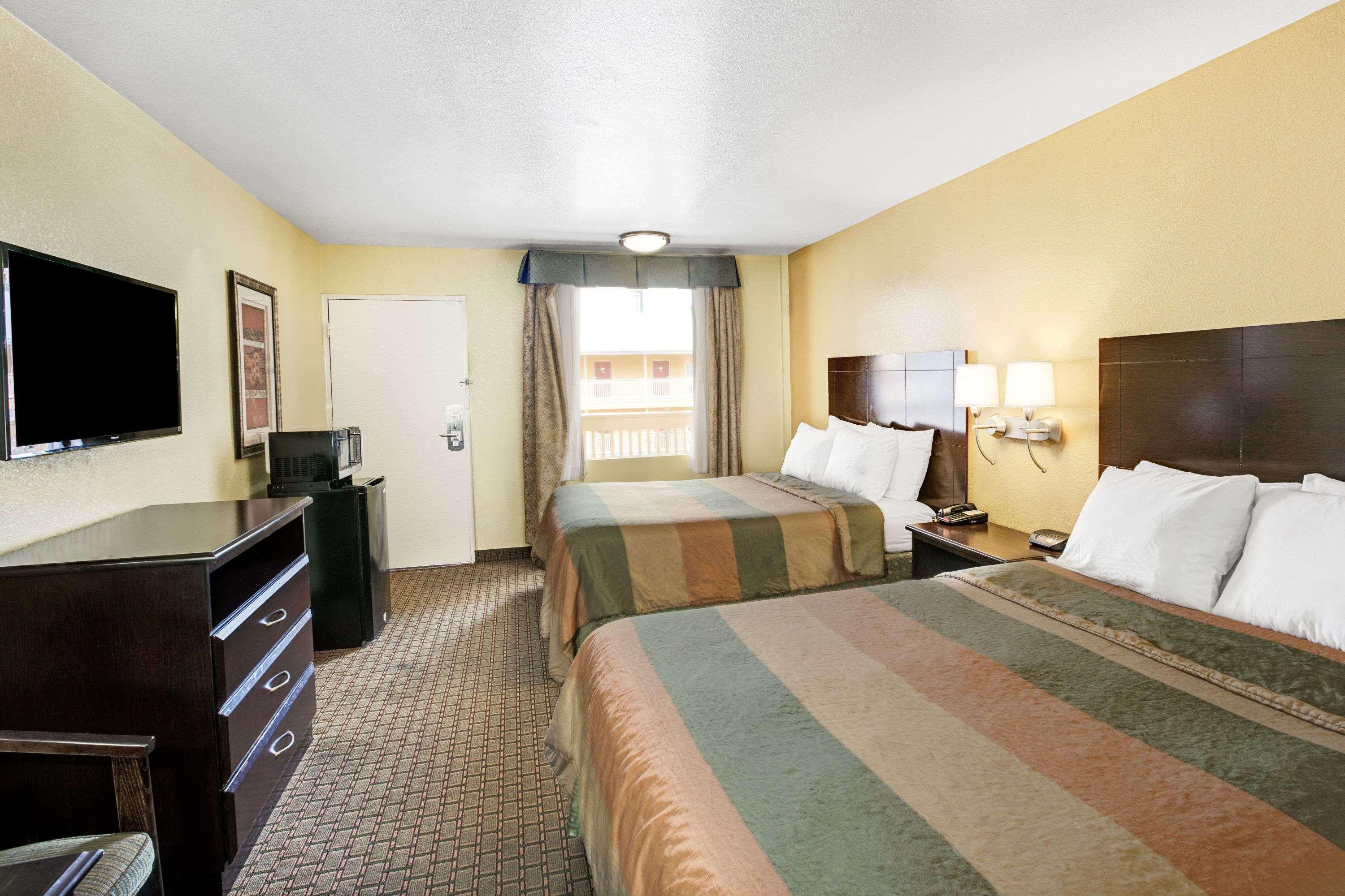 Days Inn & Suites By Wyndham Downtown Gatlinburg Parkway Luaran gambar